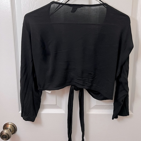 H&M Cropped 3/4 Sleeve Shrug / Wrap (Ties To Close) - Picture 6 of 6